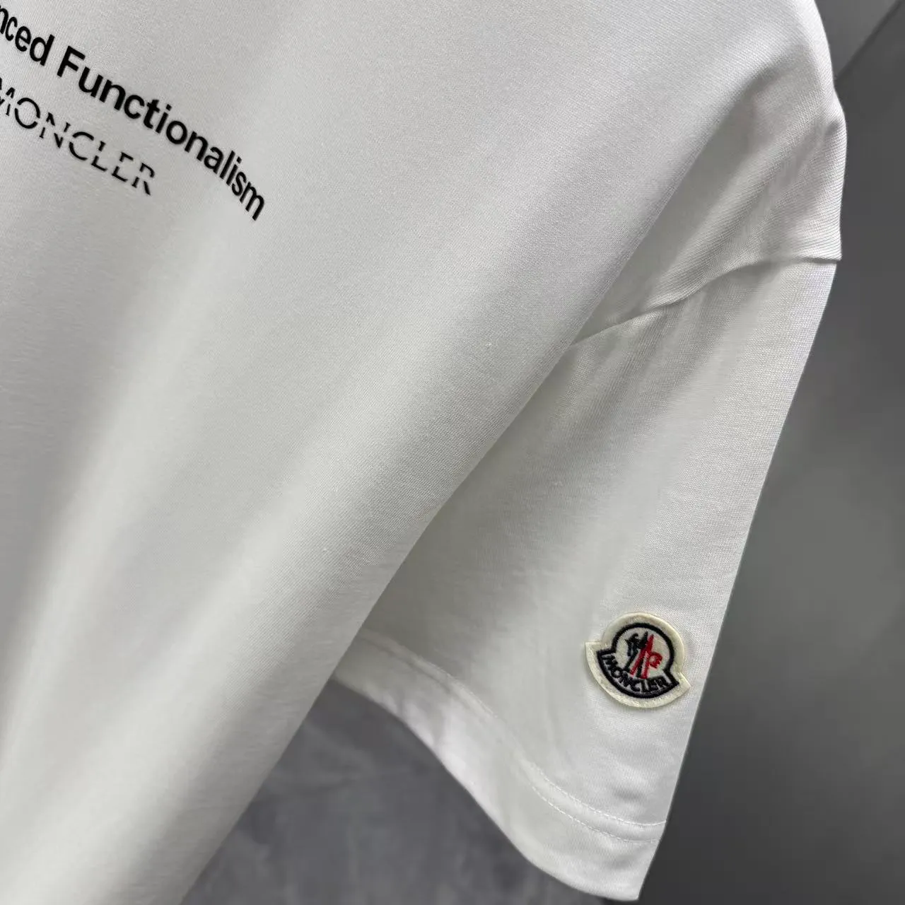 MONCL* * 2026 New Arrival T logo ：Black White Bright Red Dark Blue Sizes：S M L XL XXL